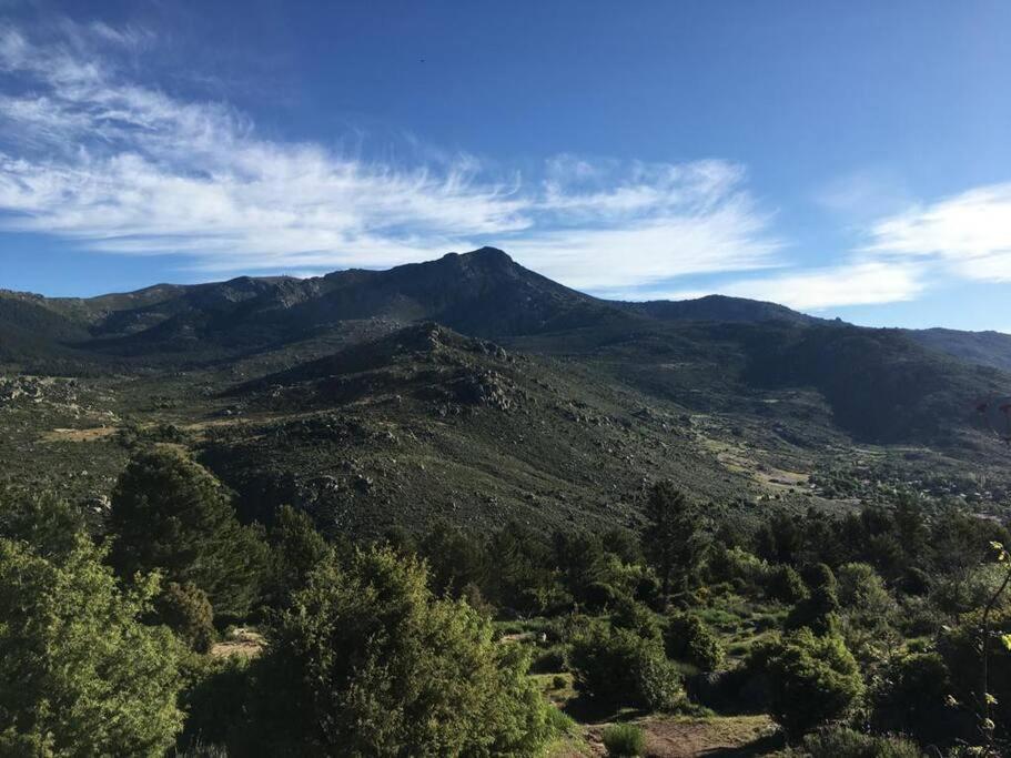 Nima Navacerrada Villa Luaran gambar